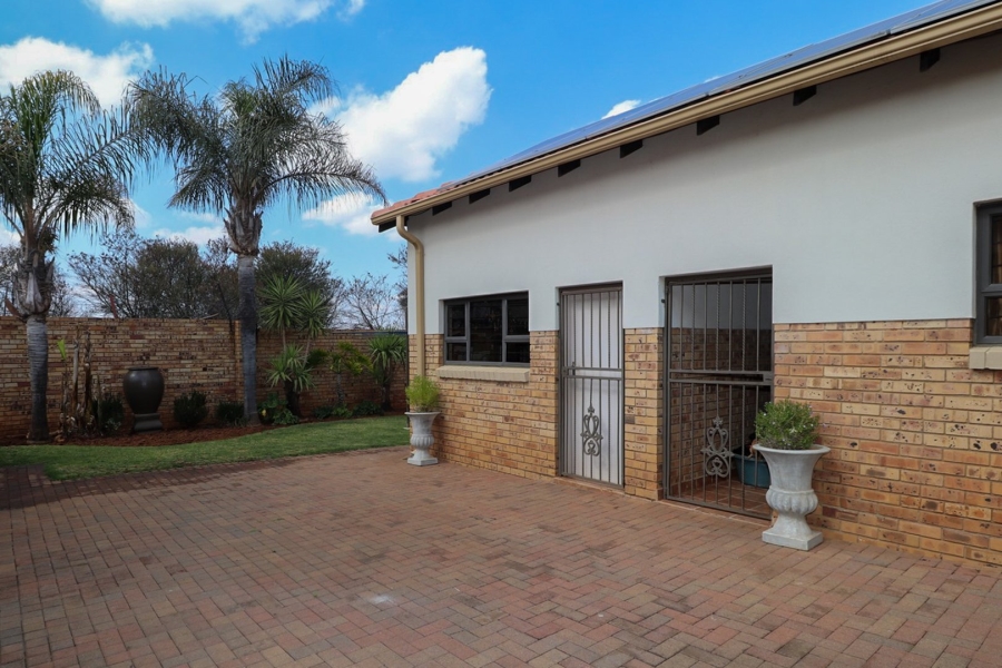 3 Bedroom Property for Sale in Wilkoppies North West